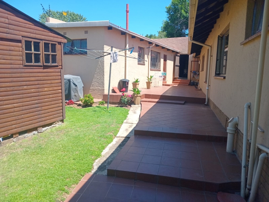 To Let 4 Bedroom Property for Rent in Edleen Gauteng
