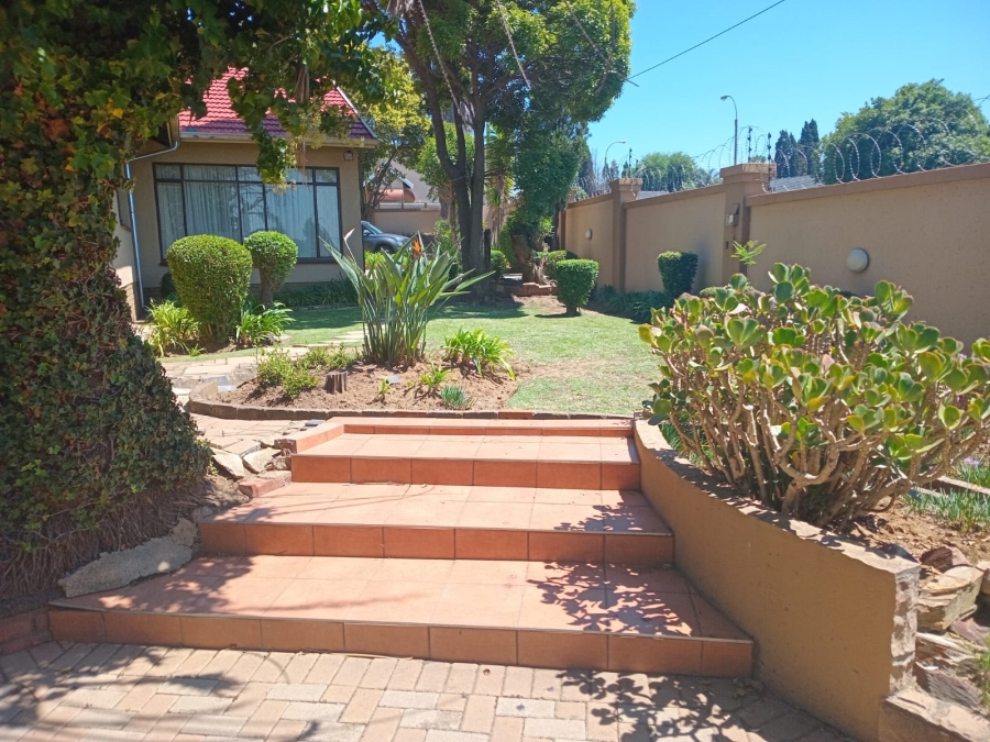 To Let 4 Bedroom Property for Rent in Edleen Gauteng