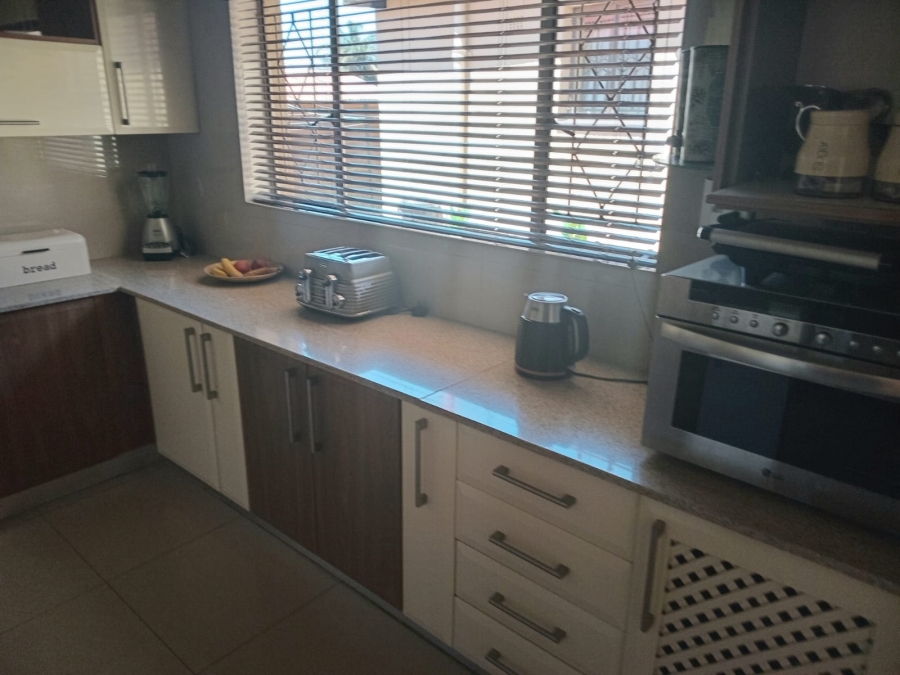 To Let 4 Bedroom Property for Rent in Edleen Gauteng