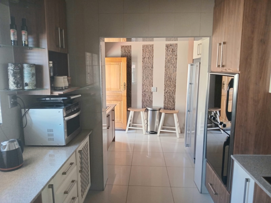 To Let 4 Bedroom Property for Rent in Edleen Gauteng