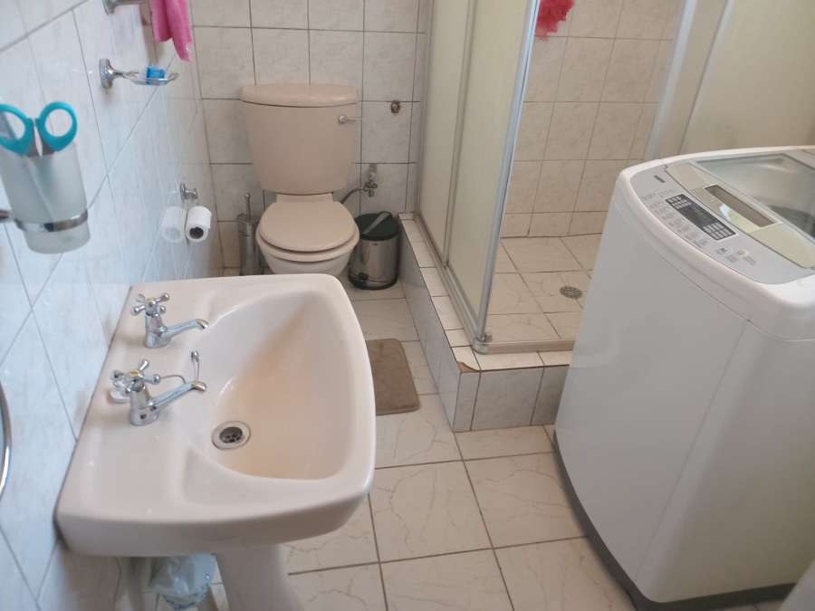 To Let 4 Bedroom Property for Rent in Edleen Gauteng