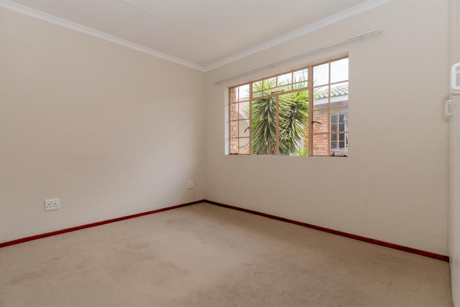2 Bedroom Property for Sale in Edleen Gauteng