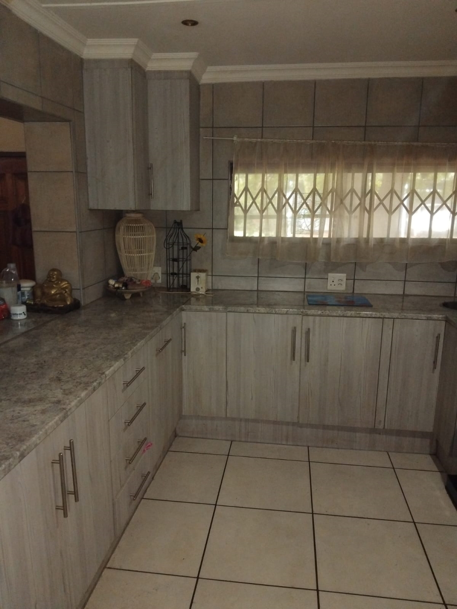To Let 2 Bedroom Property for Rent in Norton Home Estate AH Gauteng
