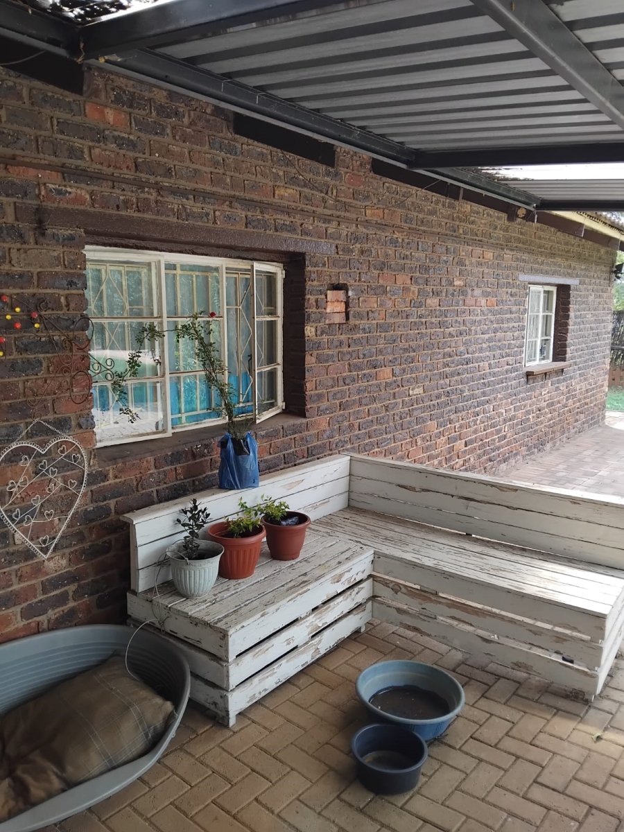 To Let 2 Bedroom Property for Rent in Norton Home Estate AH Gauteng
