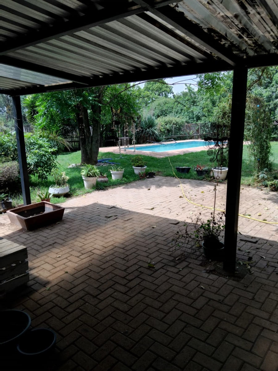 To Let 2 Bedroom Property for Rent in Norton Home Estate AH Gauteng