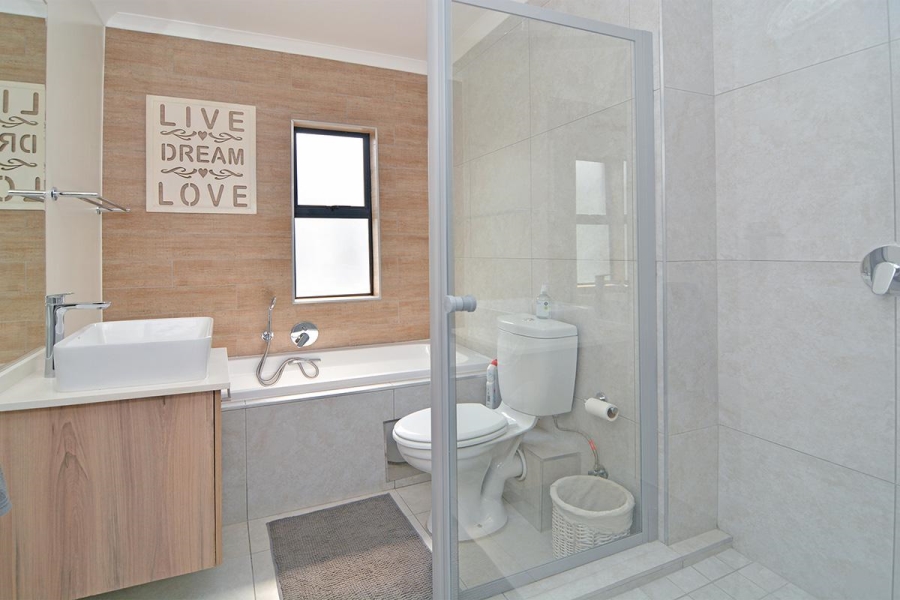 To Let 2 Bedroom Property for Rent in Modderfontein Gauteng