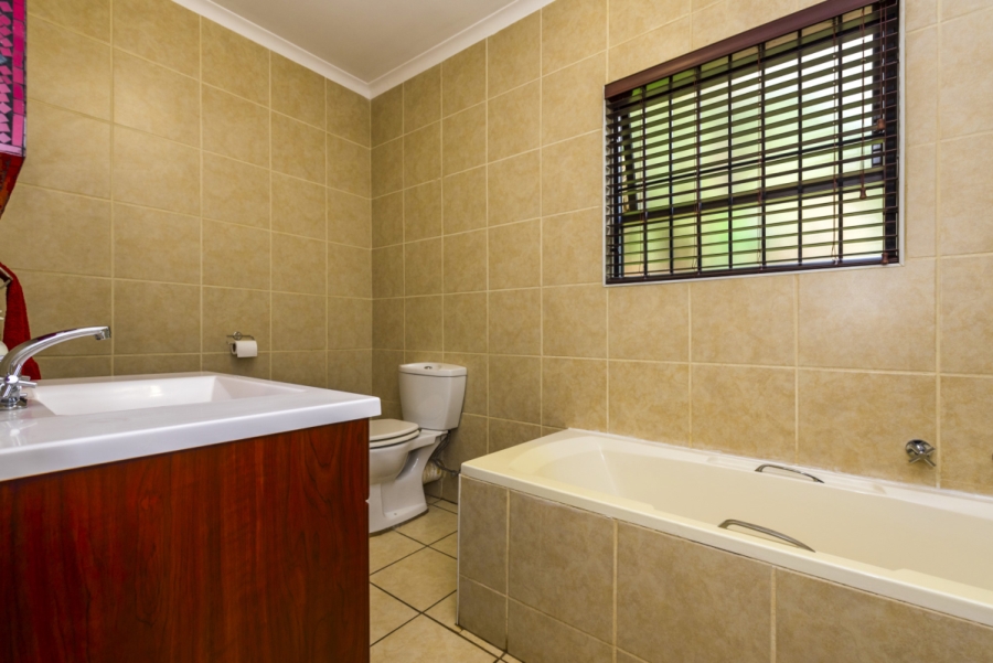 5 Bedroom Property for Sale in Edendale Gauteng