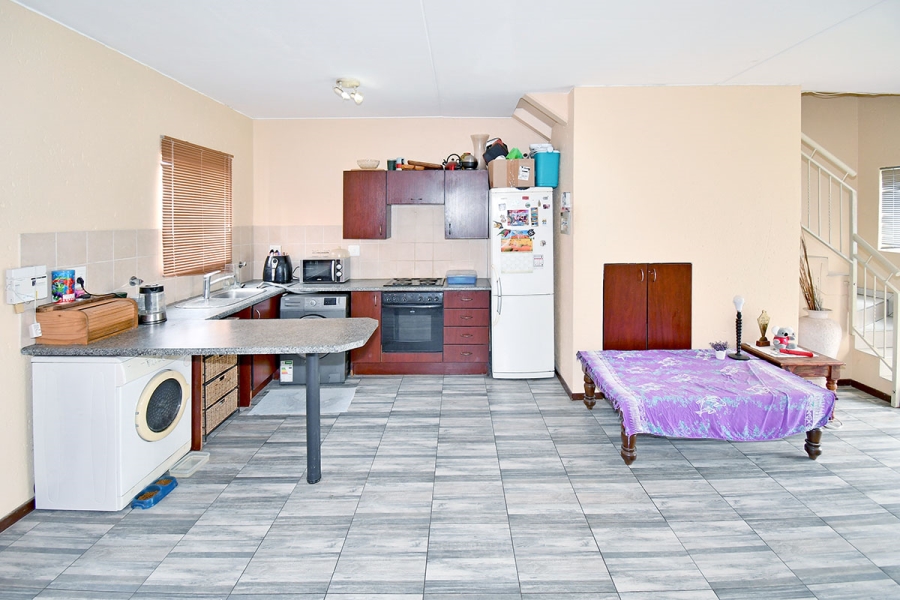 2 Bedroom Property for Sale in Greenstone Hill Gauteng