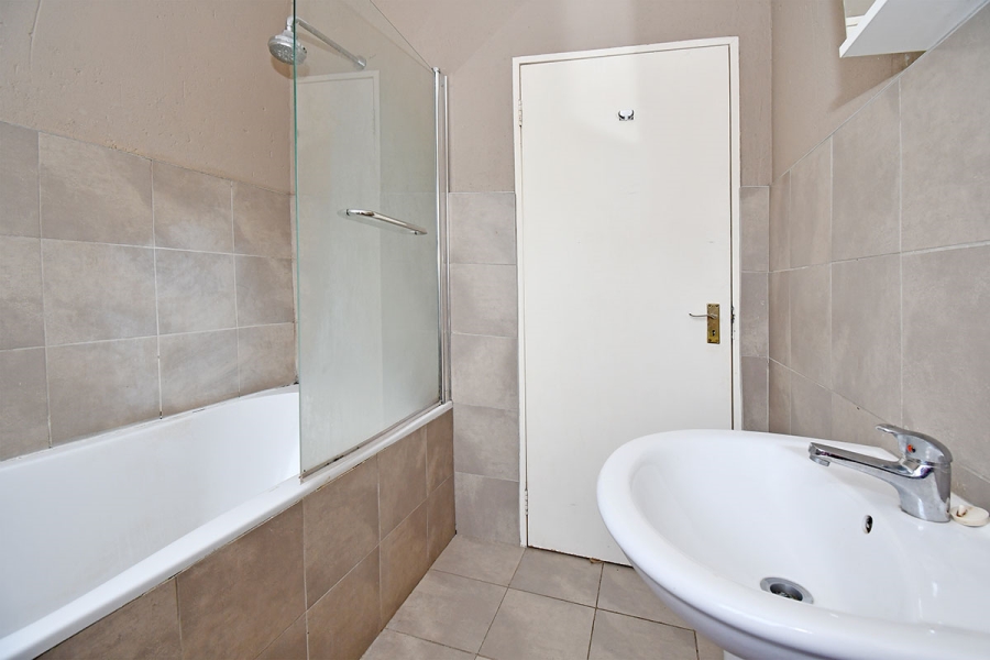 2 Bedroom Property for Sale in Greenstone Hill Gauteng