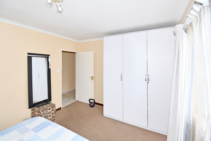 2 Bedroom Property for Sale in Greenstone Hill Gauteng