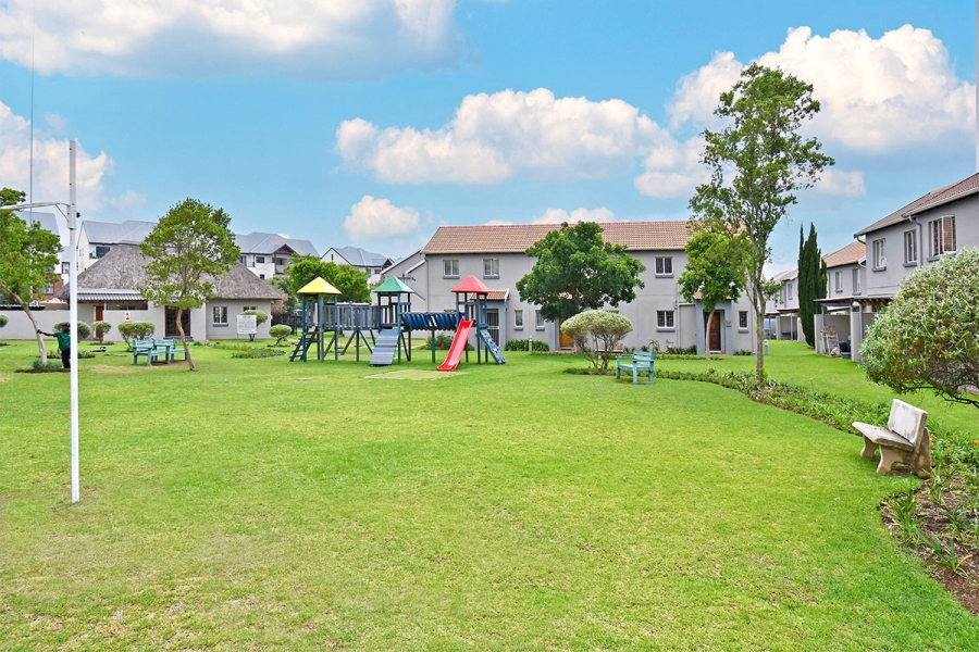 2 Bedroom Property for Sale in Greenstone Hill Gauteng