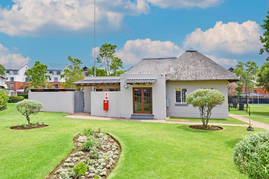 2 Bedroom Property for Sale in Greenstone Hill Gauteng