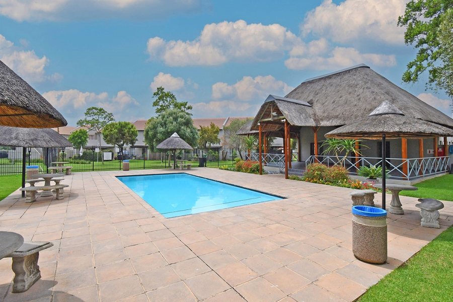 2 Bedroom Property for Sale in Greenstone Hill Gauteng