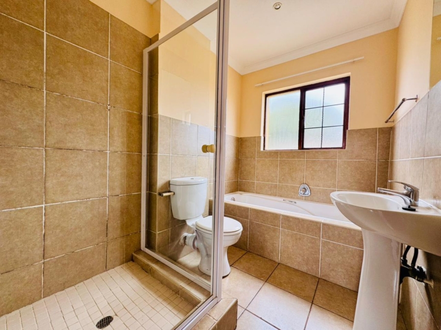 2 Bedroom Property for Sale in Montana Tuine Gauteng