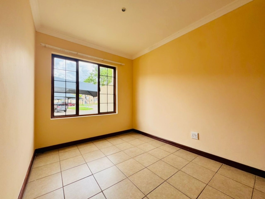2 Bedroom Property for Sale in Montana Tuine Gauteng