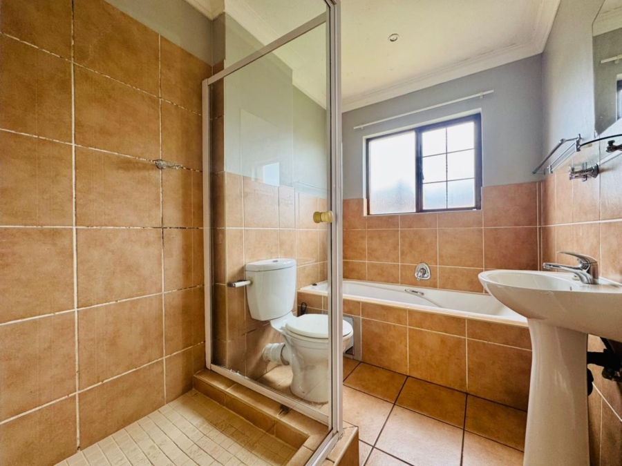 2 Bedroom Property for Sale in Montana Tuine Gauteng