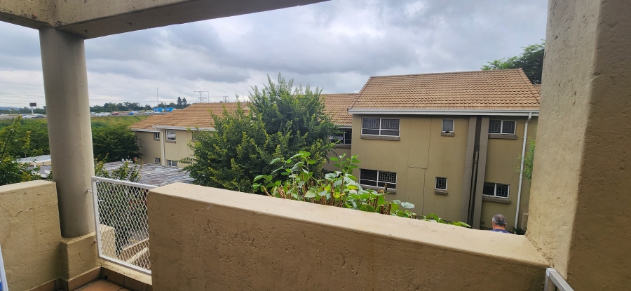 2 Bedroom Property for Sale in Marais Steyn Park Gauteng
