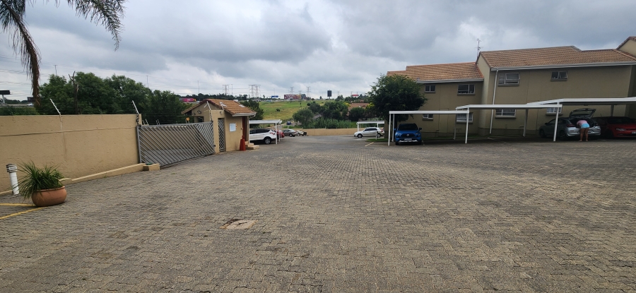 2 Bedroom Property for Sale in Marais Steyn Park Gauteng
