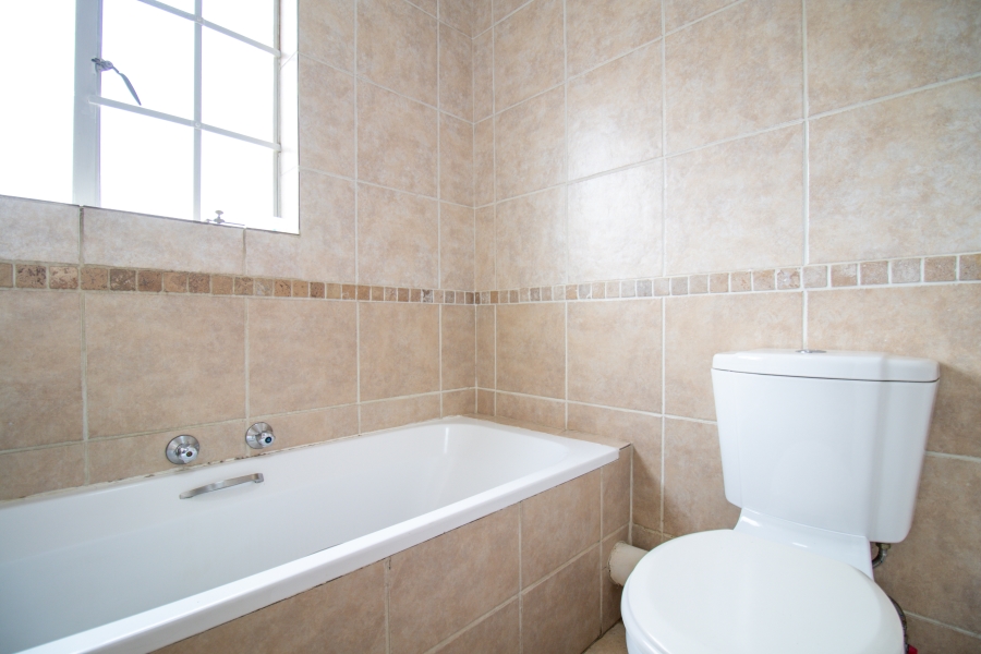 2 Bedroom Property for Sale in Noordwyk Gauteng