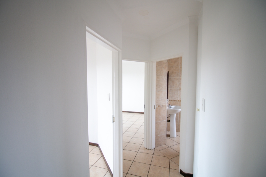 2 Bedroom Property for Sale in Noordwyk Gauteng