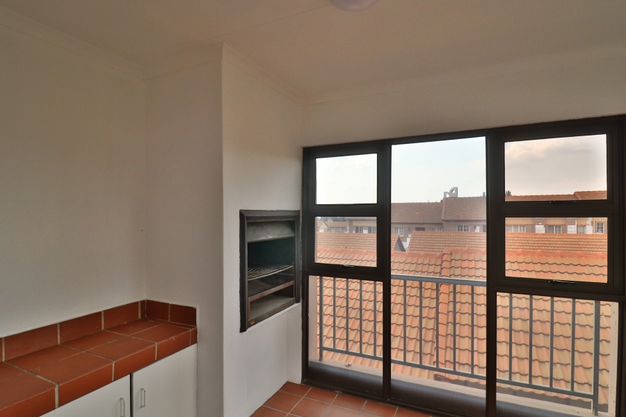 2 Bedroom Property for Sale in Noordwyk Gauteng