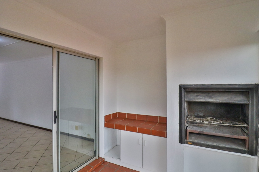 2 Bedroom Property for Sale in Noordwyk Gauteng