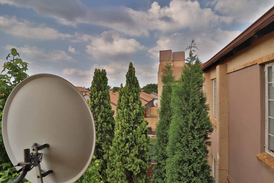 2 Bedroom Property for Sale in Noordwyk Gauteng