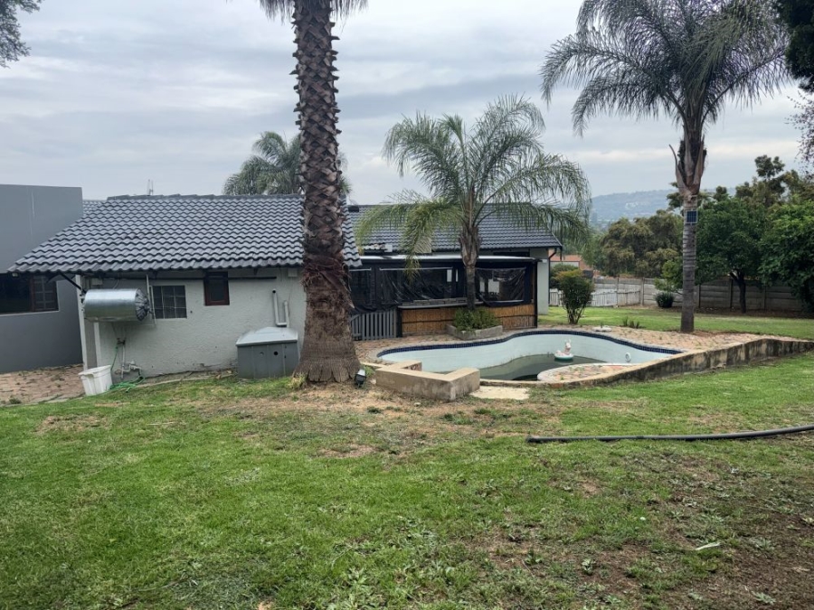 4 Bedroom Property for Sale in Wilgeheuwel Gauteng