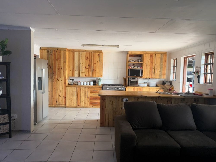 4 Bedroom Property for Sale in Wilgeheuwel Gauteng