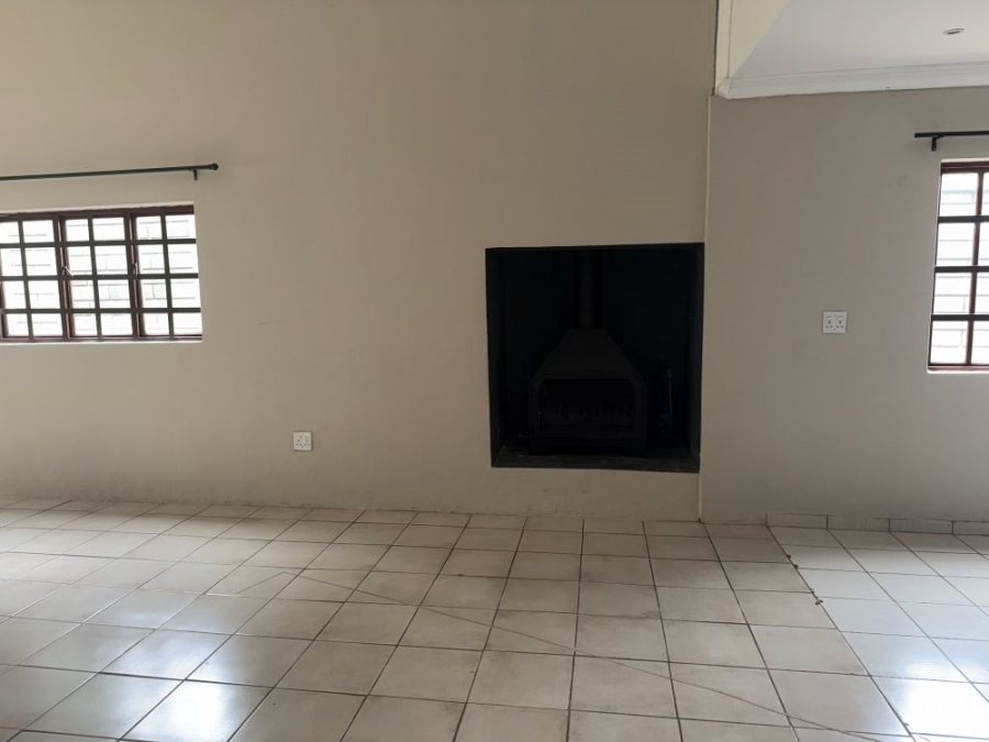 4 Bedroom Property for Sale in Wilgeheuwel Gauteng