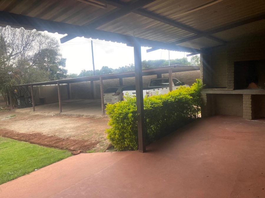 To Let 2 Bedroom Property for Rent in Protea Ridge Gauteng