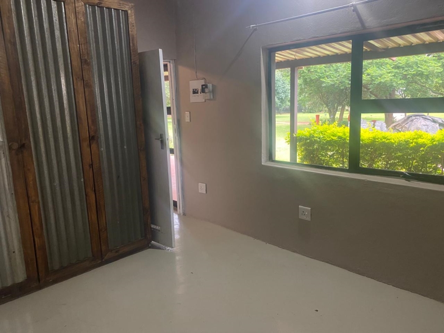 To Let 2 Bedroom Property for Rent in Protea Ridge Gauteng