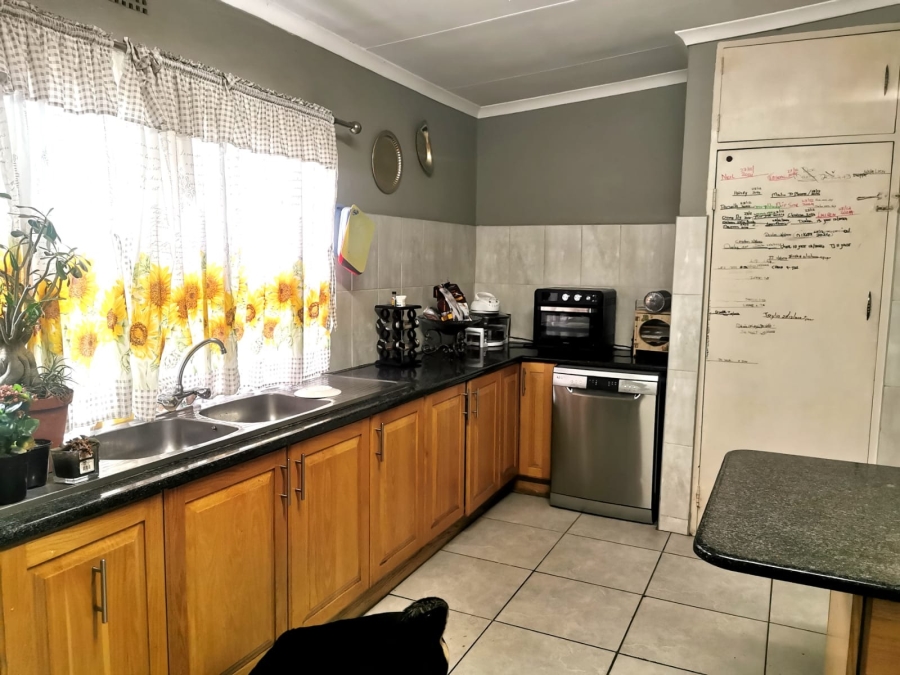 3 Bedroom Property for Sale in Lilianton Gauteng