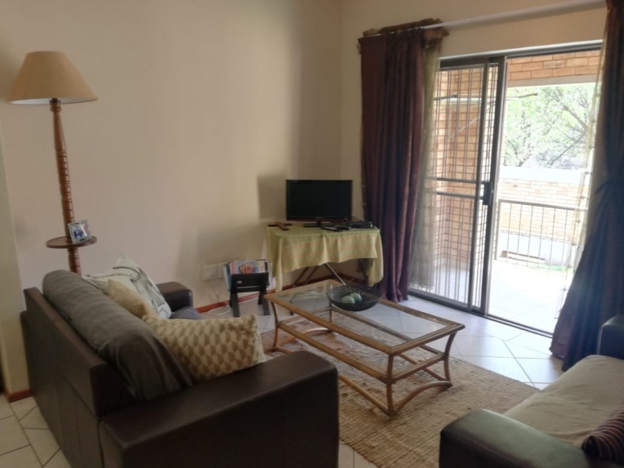 To Let 2 Bedroom Property for Rent in Roodekrans Gauteng
