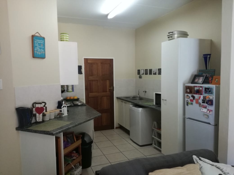 To Let 2 Bedroom Property for Rent in Roodekrans Gauteng