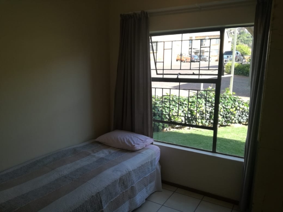 To Let 2 Bedroom Property for Rent in Roodekrans Gauteng