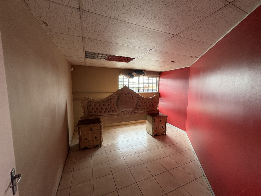 To Let commercial Property for Rent in Jet Park Gauteng