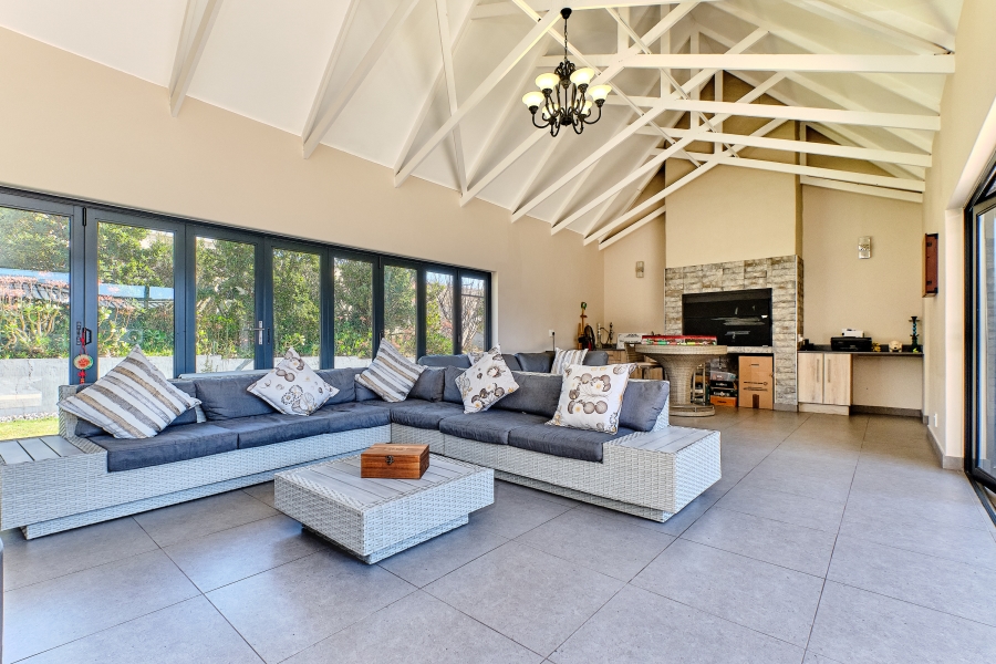 To Let 4 Bedroom Property for Rent in Waterfall Country Estate Gauteng