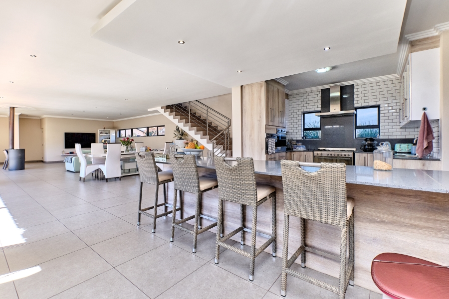 To Let 4 Bedroom Property for Rent in Waterfall Country Estate Gauteng