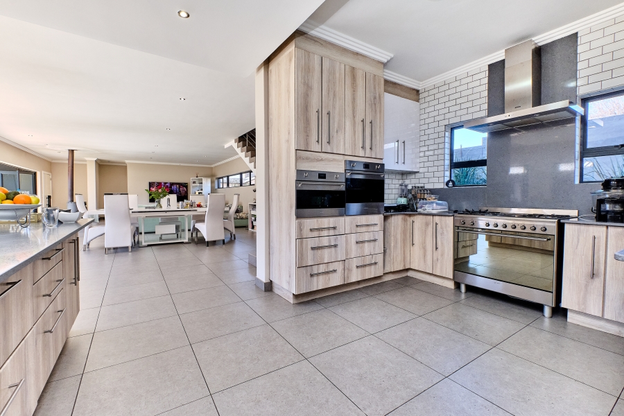 To Let 4 Bedroom Property for Rent in Waterfall Country Estate Gauteng