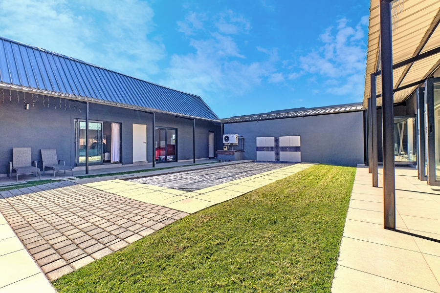 To Let 4 Bedroom Property for Rent in Waterfall Country Estate Gauteng