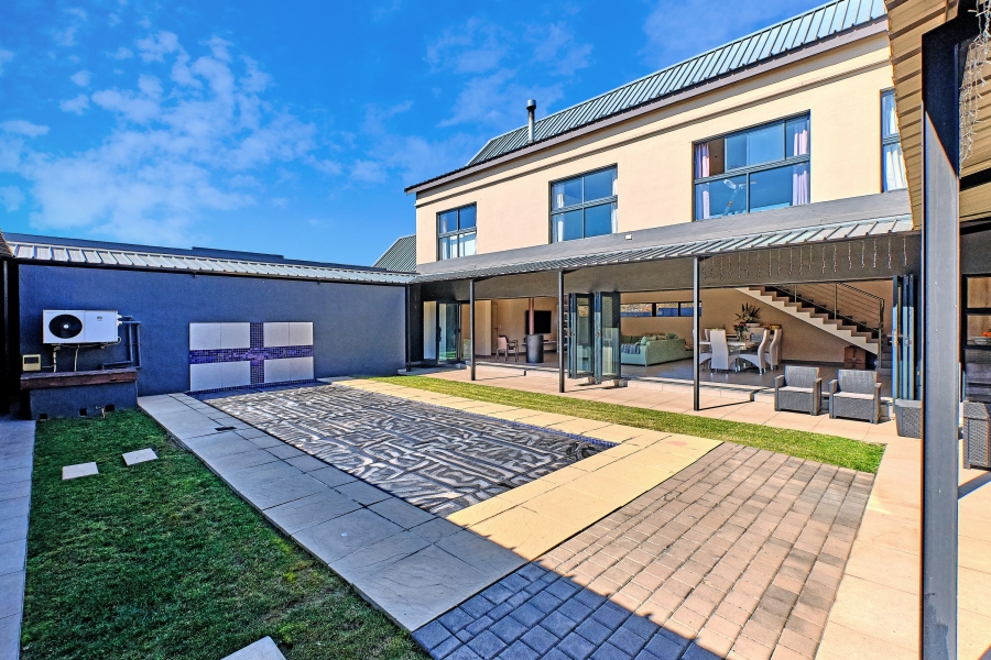 To Let 4 Bedroom Property for Rent in Waterfall Country Estate Gauteng