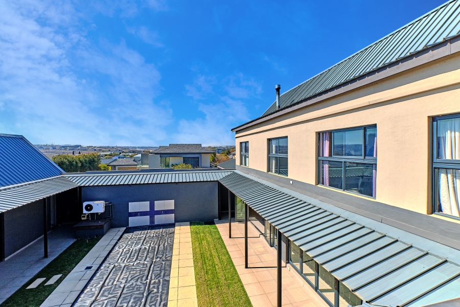 To Let 4 Bedroom Property for Rent in Waterfall Country Estate Gauteng