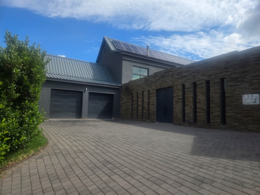 To Let 4 Bedroom Property for Rent in Waterfall Country Estate Gauteng