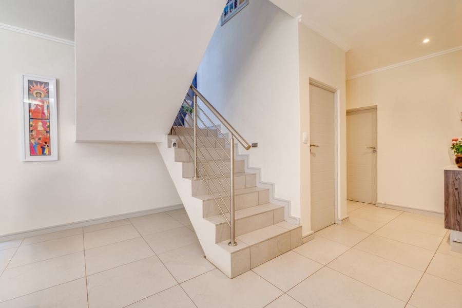 3 Bedroom Property for Sale in Bryanston Gauteng