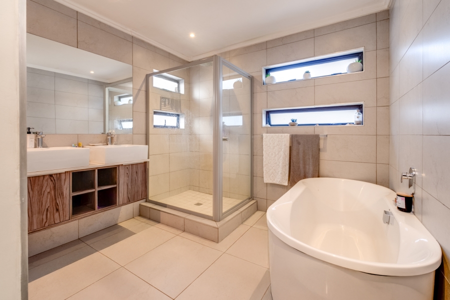 3 Bedroom Property for Sale in Bryanston Gauteng