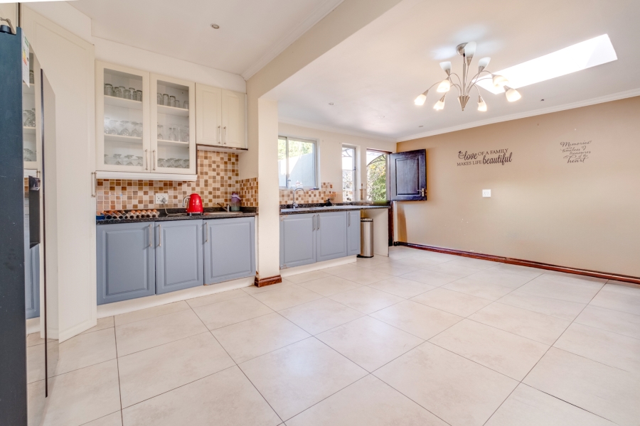 To Let 5 Bedroom Property for Rent in Bryanston Gauteng