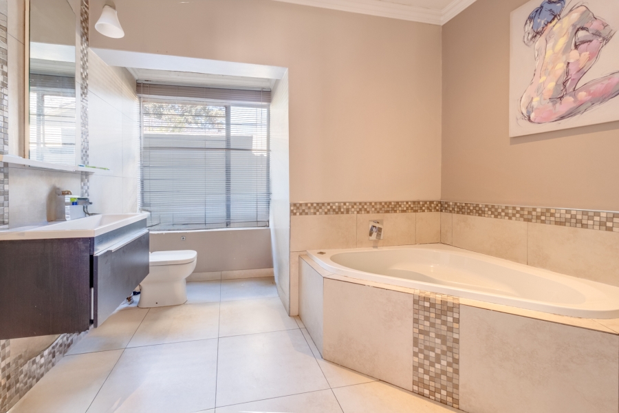 To Let 5 Bedroom Property for Rent in Bryanston Gauteng