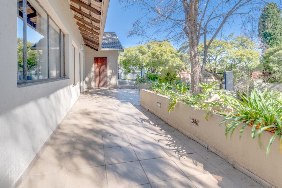 To Let 5 Bedroom Property for Rent in Bryanston Gauteng