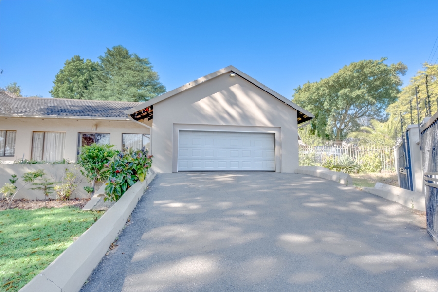 To Let 5 Bedroom Property for Rent in Bryanston Gauteng